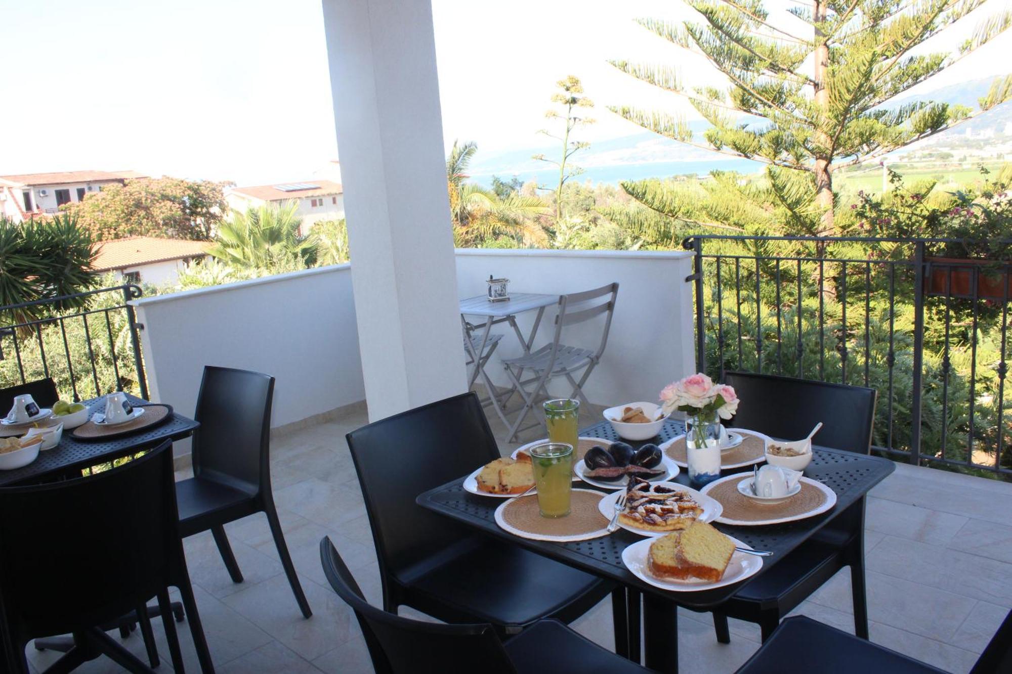 Residenza Anna Calabria Bed & Breakfast Briatico Exterior photo